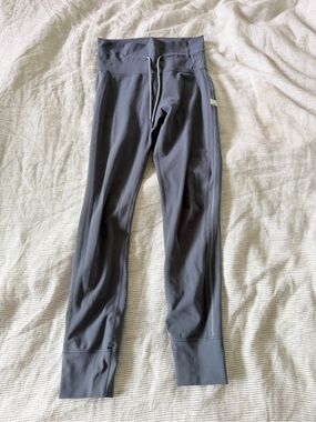 Vuori Women's Blue Performance Leggings